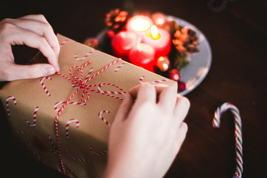 Mission Noël : 10 idées cadeaux pour gâter vos proches et soutenir les petits commerces.
